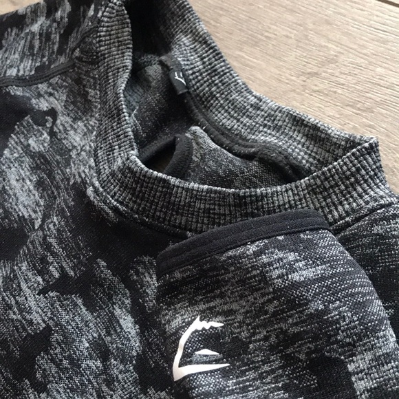 gymshark adapt camo seamless crop top-black - Picture 2 of 4